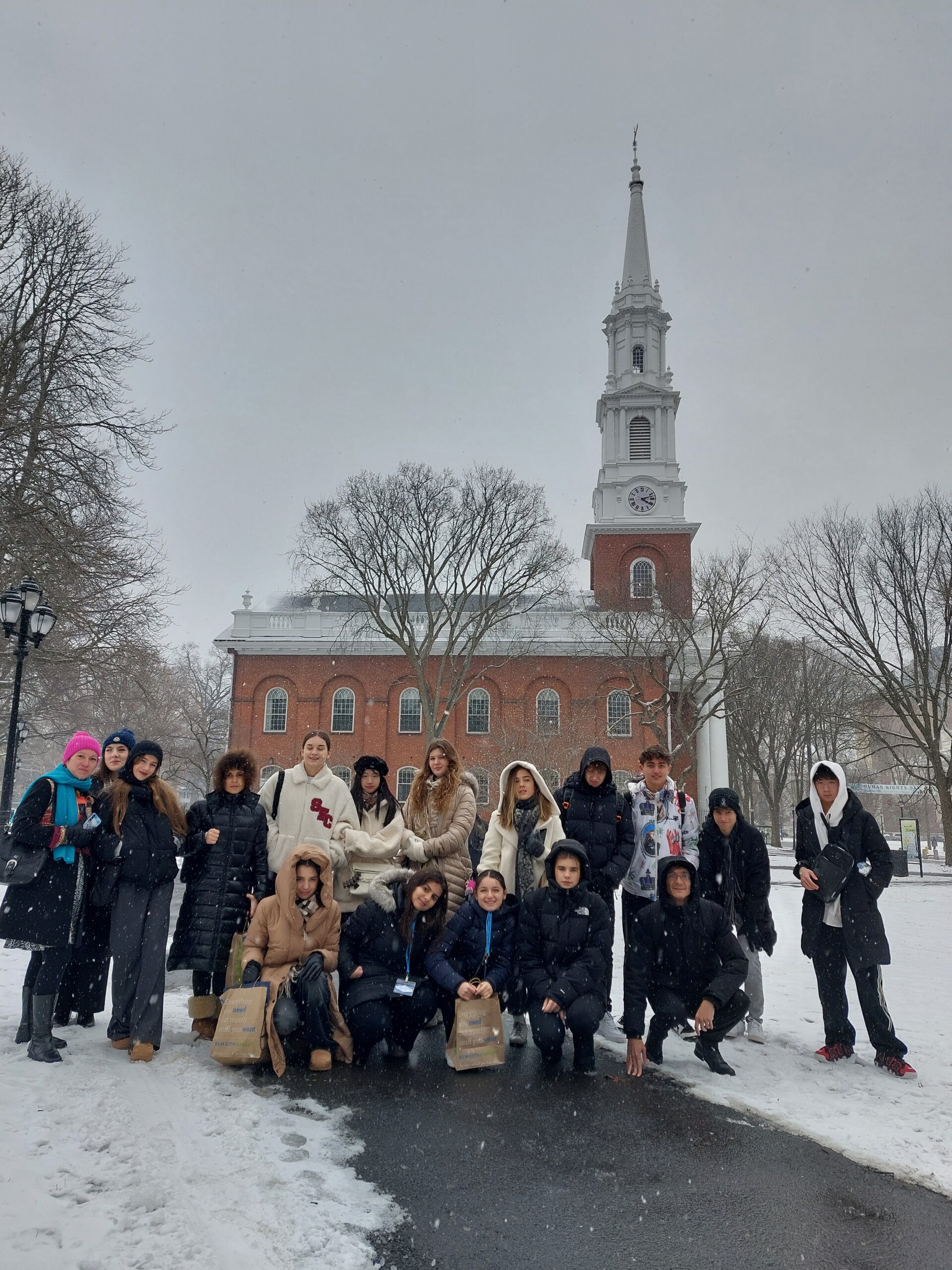 https://marktwainschool.ro/wp-content/uploads/2025/03/20240119_105659-Copy-scaled.jpg